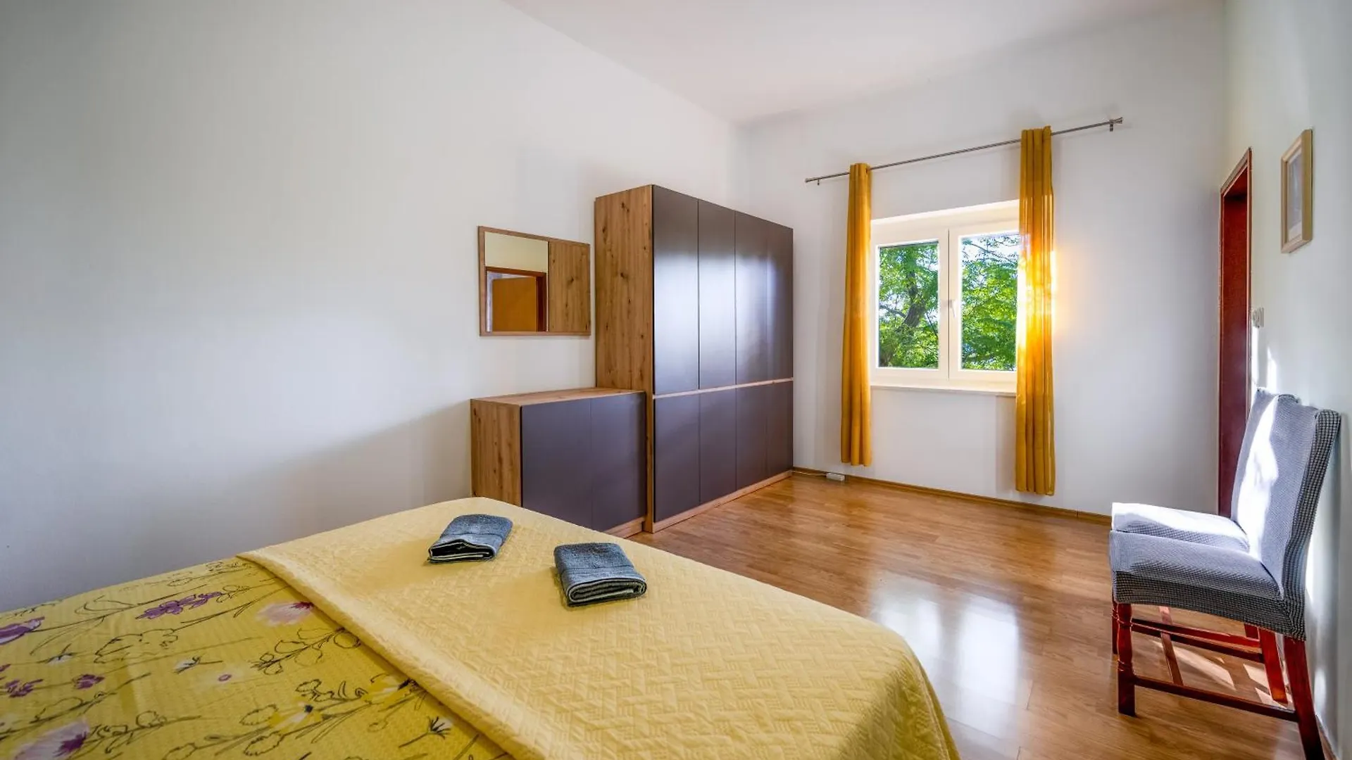 Apartments Niki Pula