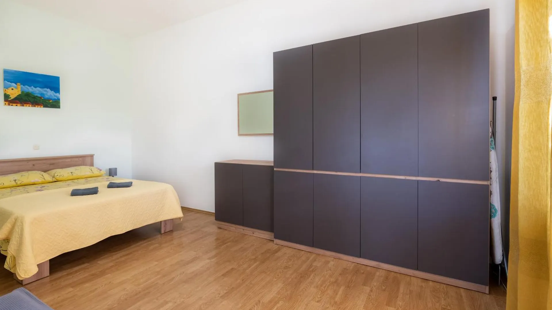 Apartments Niki Pula